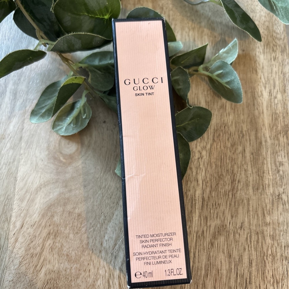 Gucci Glow Skin Tint Moisturizer Skin Perfector Color 54 Deep Radiant Finish